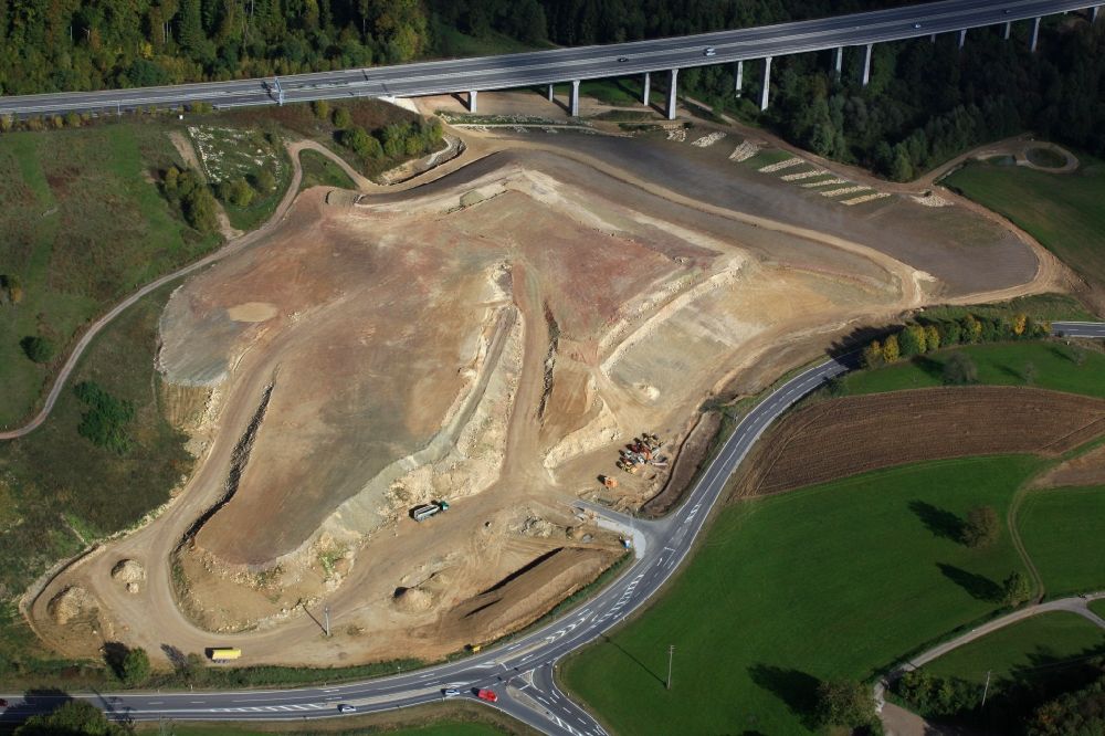 Luftbild Inzlingen - Baustelle und Erddeponie an der Verkehrsführung an der Autobahn der BAB A98 bei Inzlingen im Bundesland Baden-Württemberg
