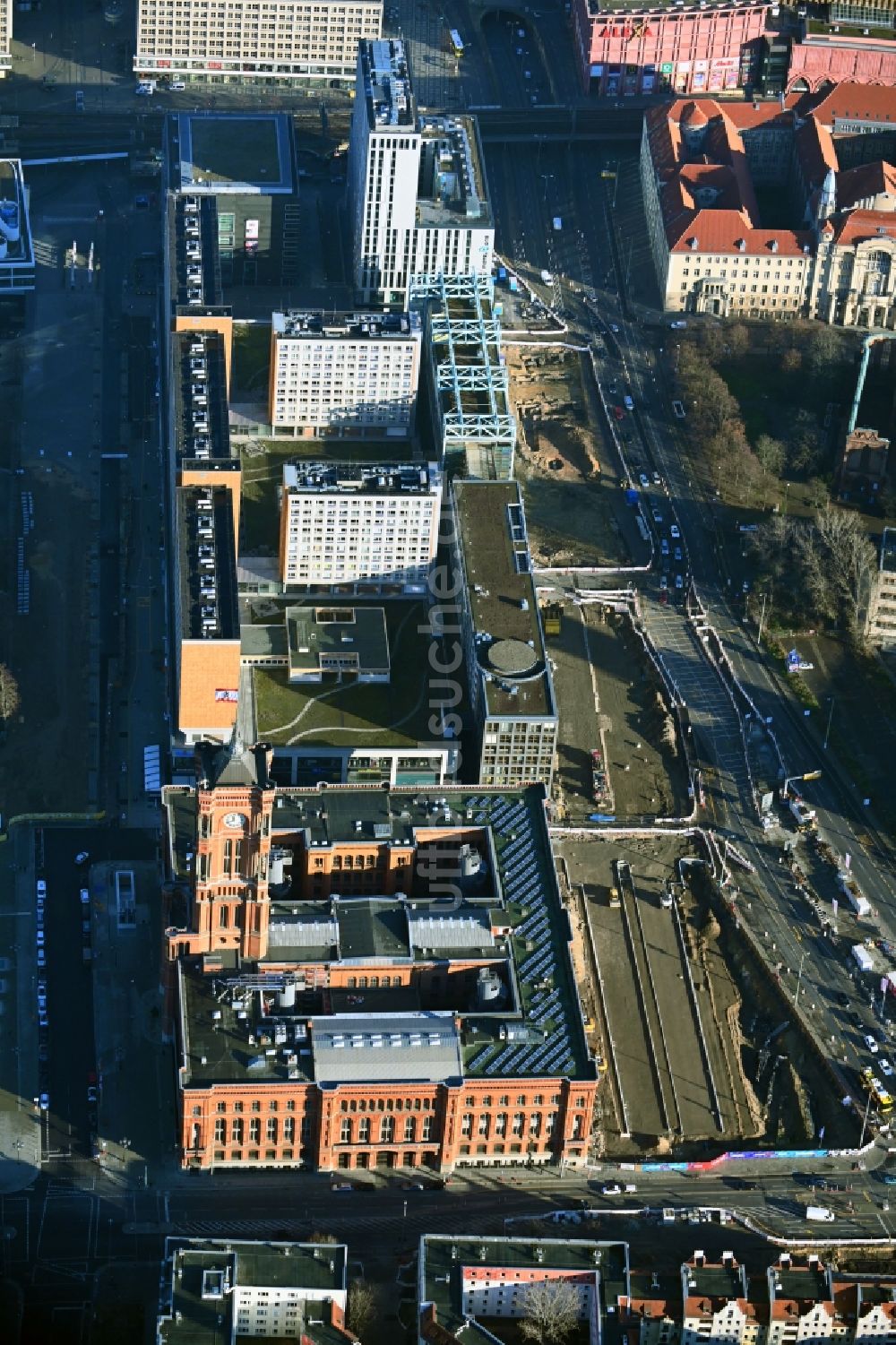 Berlin von oben - Baustelle mit Erschließungs - und Aufschüttungs- Arbeiten am Molkenmarkt entlang der Grunerstraße im Ortsteil Mitte in Berlin, Deutschland