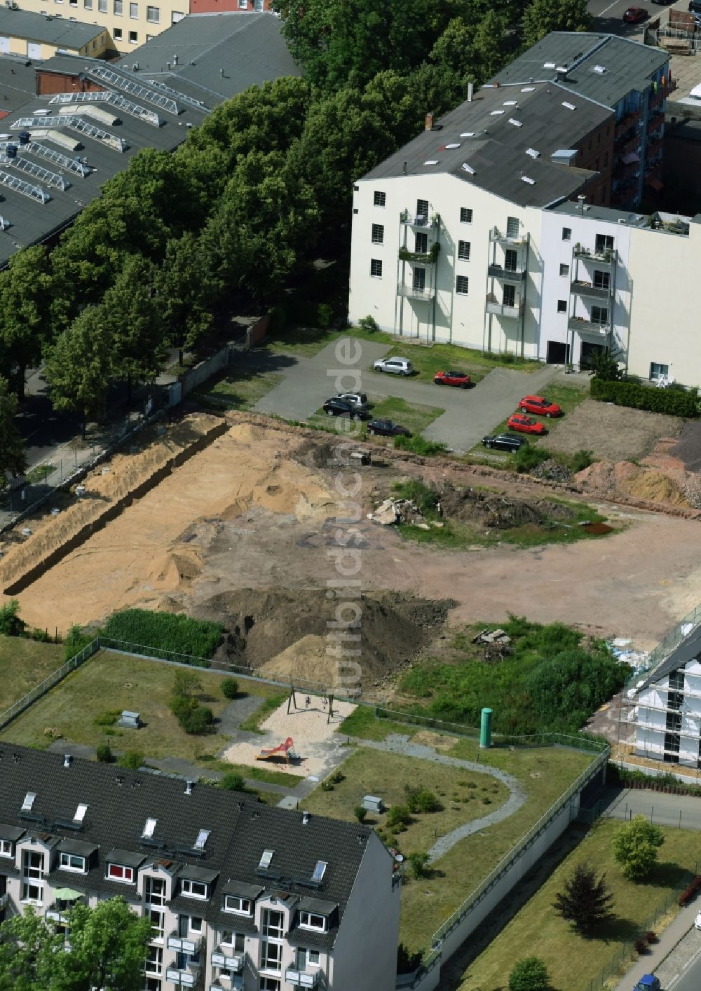 Magdeburg von oben - Baustelle mit Erschließungs - und Aufschüttungs- Arbeiten in einer Wohnsiedlung in Magdeburg im Bundesland Sachsen-Anhalt