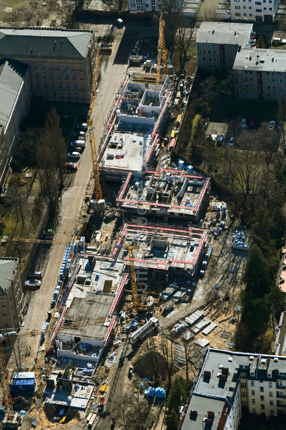 Luftbild Berlin - Baustelle Flüchtlingsheim- und Asylunterkunfts- Gebäude im Ortsteil Spandau in Berlin, Deutschland