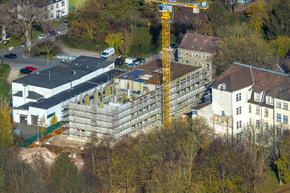 Luftaufnahme Bochum - Baustelle für einen Erweiterungs- Neubau auf dem Klinikgelände des Krankenhauses Maria-Hilf-Krankenhaus in Bochum im Bundesland Nordrhein-Westfalen, Deutschland