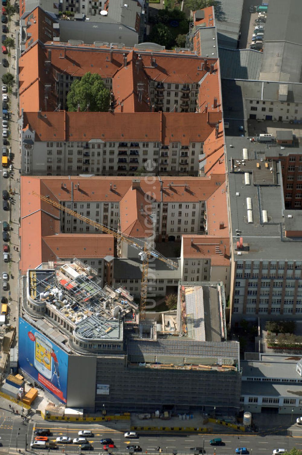 Luftbild Berlin - Baustelle am Haus der Einheit, dem ehemaligen Kaufhauses Jonaß in Berlin-Mitte