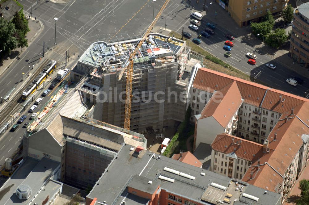 Luftbild Berlin - Baustelle am Haus der Einheit, dem ehemaligen Kaufhauses Jonaß in Berlin-Mitte
