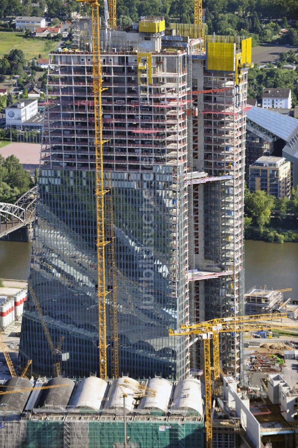 Luftbild Frankfurt am Main - Baustelle Hochhaus- Neubau der Doppeltürme der EZB-Zentrale in Frankfurt / Main in Hessen
