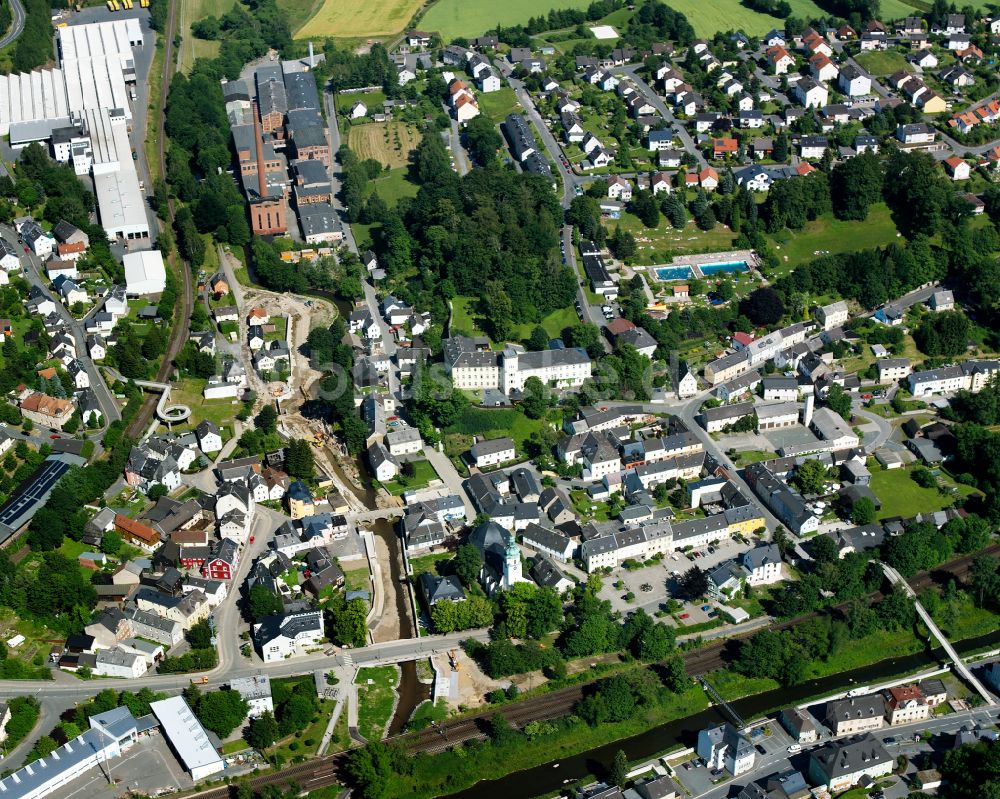 Luftaufnahme Oberkotzau - Baustelle der Kanalarbeiten am Flusslaufs der Schwesnitz in Oberkotzau im Bundesland Bayern, Deutschland