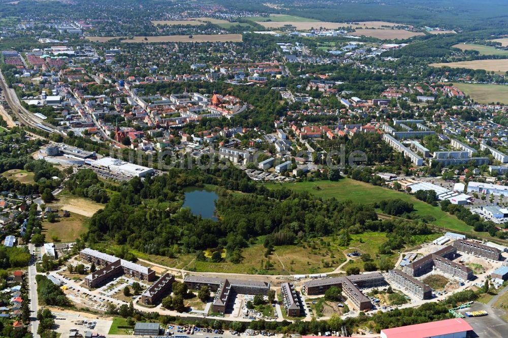 Luftaufnahme Bernau - Baustelle Kasernen- Gebäudekomplex Panke-Park - Pankebogen in Bernau im Bundesland Brandenburg, Deutschland