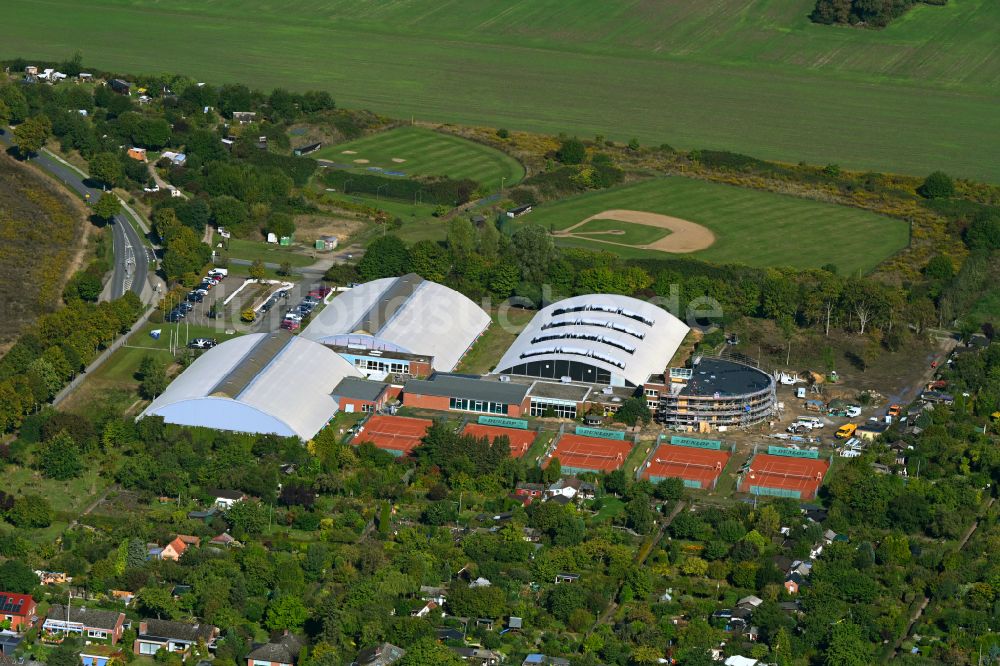 Luftaufnahme Lüneburg - Baustelle KITA- Kindergarten im Sportpark Kreideberg in Lüneburg im Bundesland Niedersachsen, Deutschland