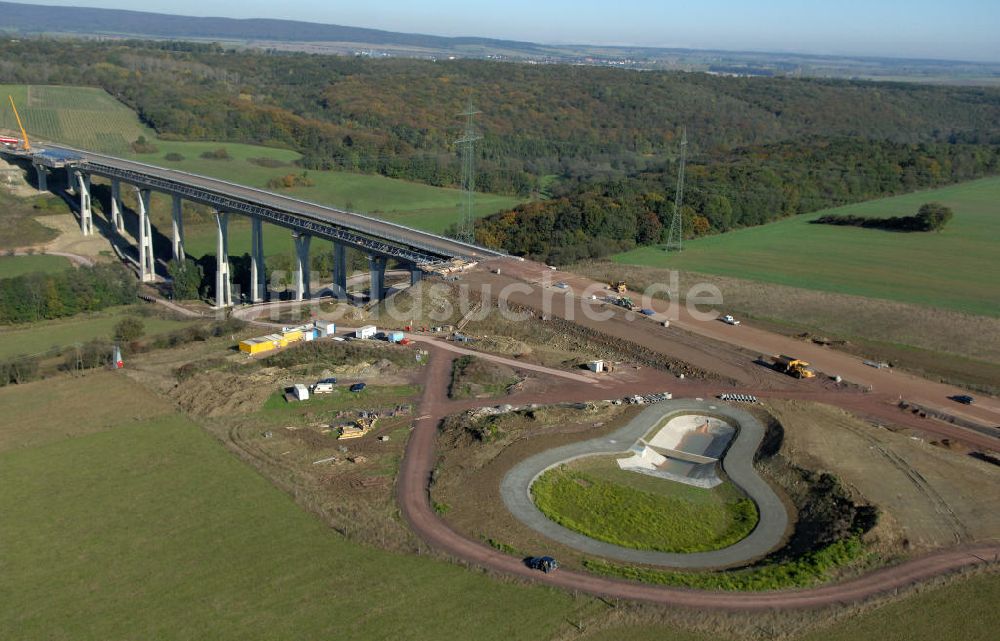 Luftaufnahme Ettenhausen - Baustelle Nesseltalbrücke mit Regenrückhaltebecken bei Ettenhaus