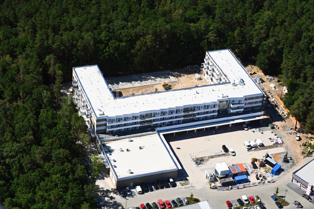 Luftbild Hohen Neuendorf - Baustelle vom Neubau eines Seniorenzentrums in Hohen Neuendorf im Bundesland Brandenburg, Deutschland