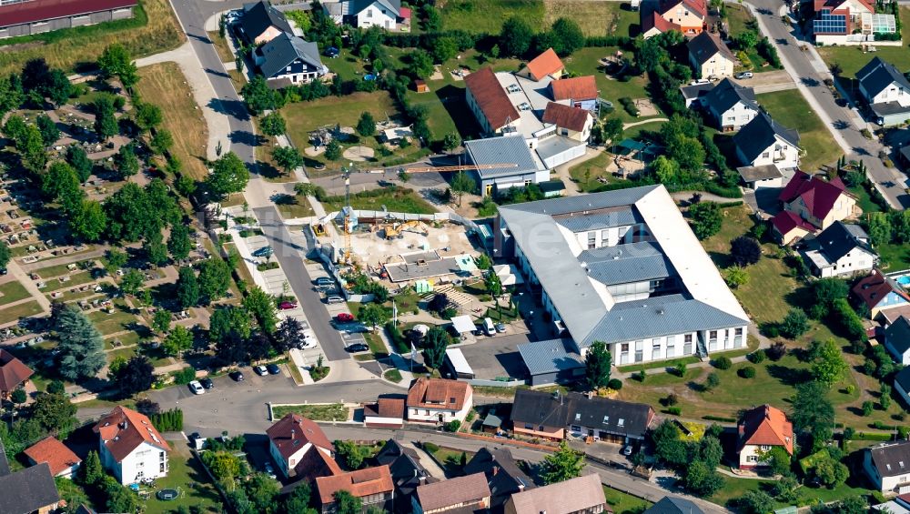 Luftbild Neuried - Baustelle vom Neubau eines Seniorenzentrums in Neuried im Bundesland Baden-Württemberg, Deutschland