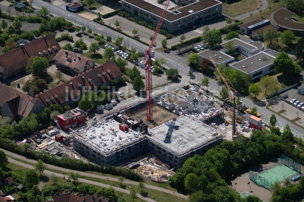 Luftbild Würzburg - Baustelle vom Neubau eines Seniorenzentrums im Ortsteil Heuchelhof in Würzburg im Bundesland Bayern, Deutschland