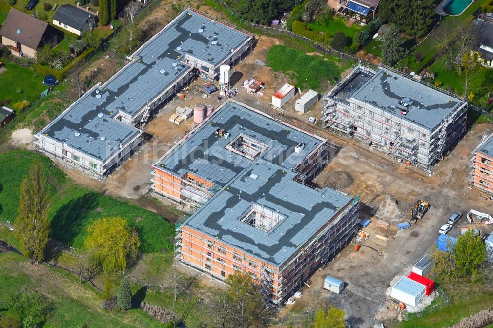 Berlin von oben - Baustelle vom Neubau eines Seniorenzentrums im Ortsteil Mahlsdorf in Berlin, Deutschland