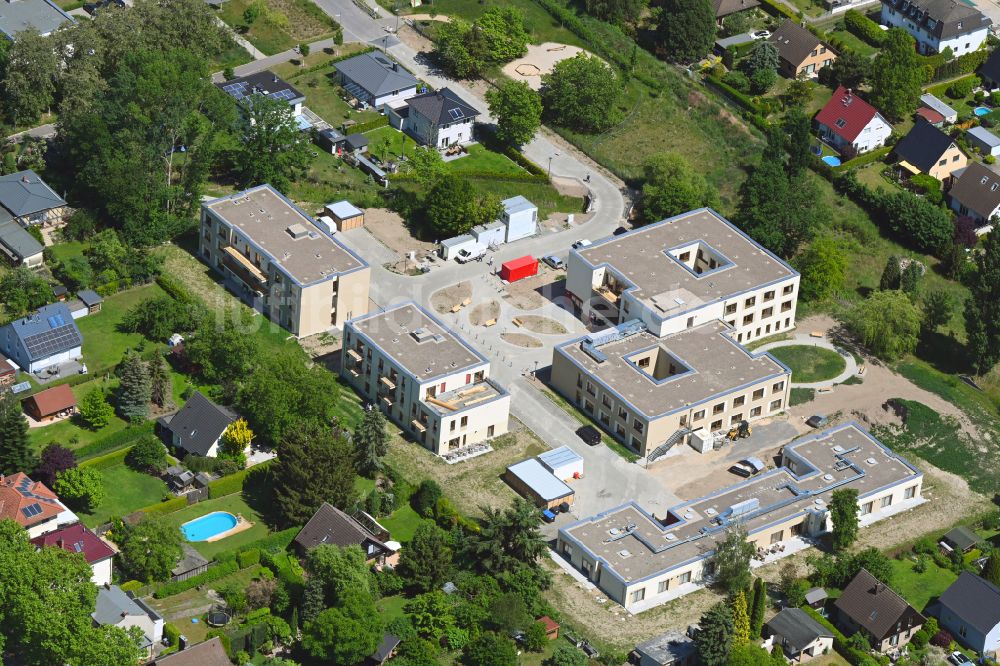 Luftbild Berlin - Baustelle vom Neubau eines Seniorenzentrums im Ortsteil Mahlsdorf in Berlin, Deutschland