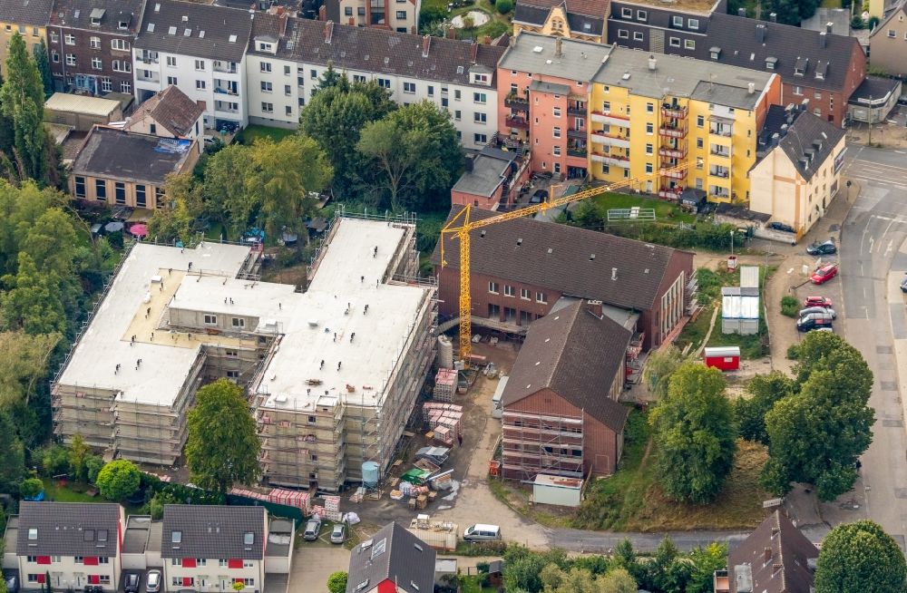 Bochum von oben - Baustelle vom Neubau eines Seniorenzentrums im Ortsteil Wattenscheid in Bochum im Bundesland Nordrhein-Westfalen, Deutschland
