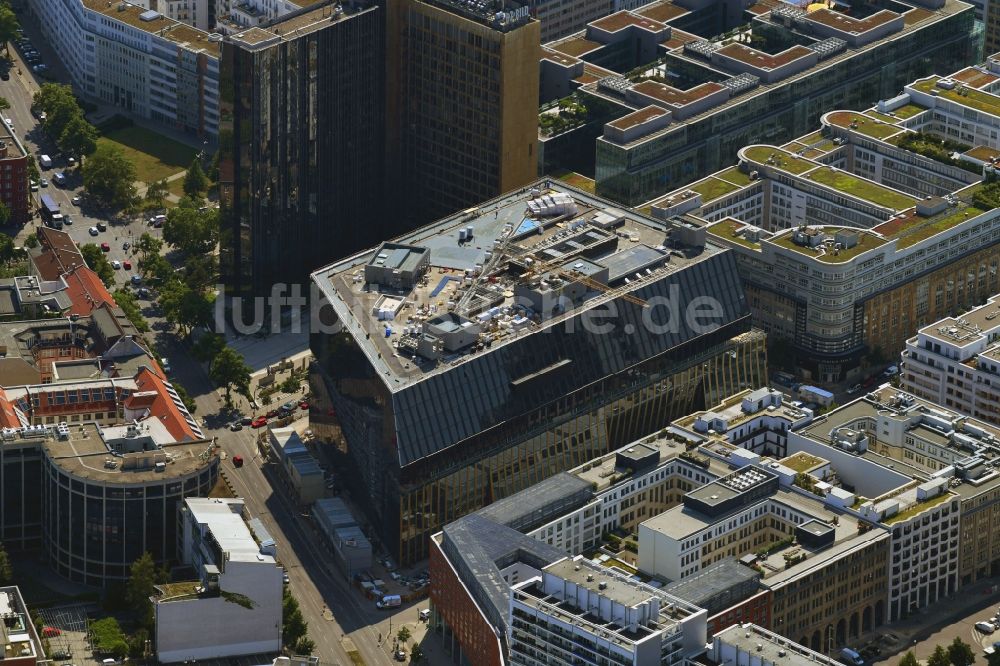 Berlin aus der Vogelperspektive: Baustelle des Neubaus Axel Springer Campus an der Krausenstraße - Schützenstraße in Berlin