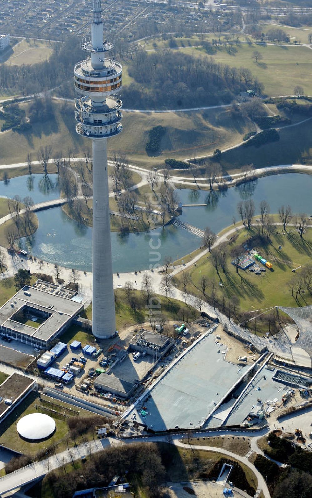 München aus der Vogelperspektive: Baustelle der neuen Kleinen Olympiahalle in München