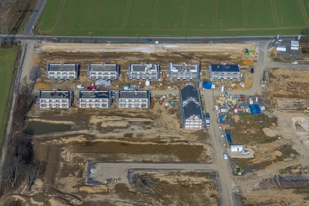 Luftaufnahme Holzwickede - Baustelle neum Neubau des Wohnpark Emscherquelle in Holzwickede im Bundesland Nordrhein-Westfalen, Deutschland