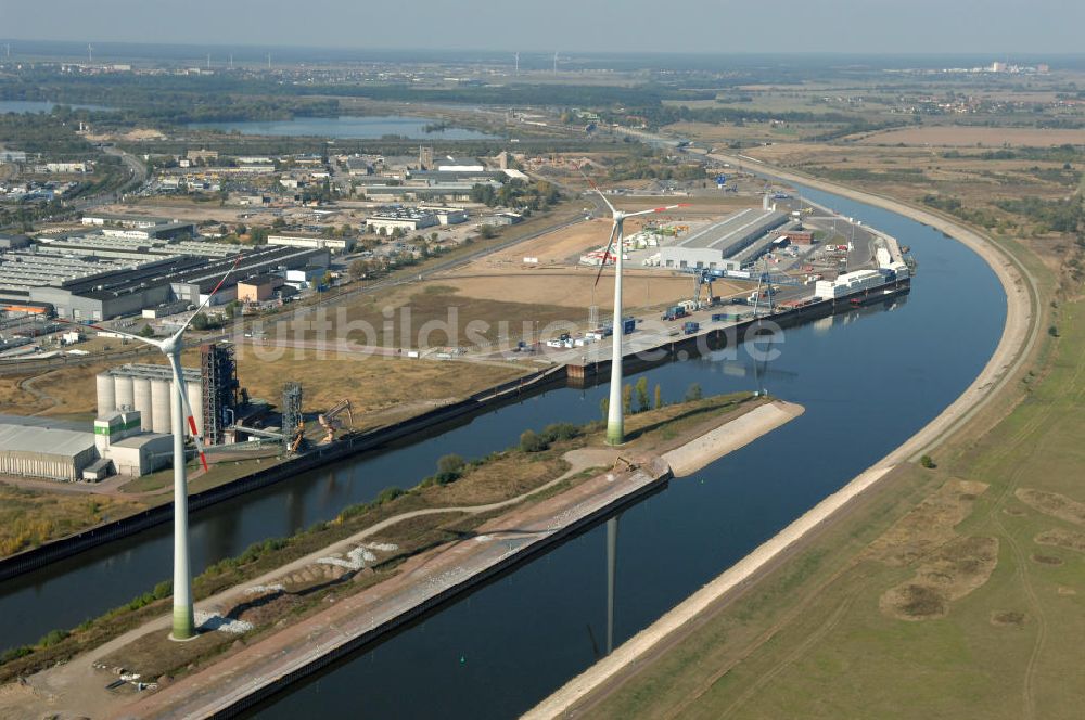 Magdeburg von oben - Baustelle Niedrigwasserschleuse an der Steinkopfinsel im Hafen / Binnenhafen Magdeburg an der Elbe
