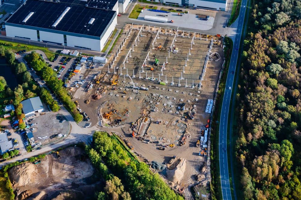 Stade von oben - Baustelle mit Pfahlgründung auf dem Airbus Werksgelände zum Neubau einer Logistikhalle in Stade im Bundesland Niedersachsen, Deutschland