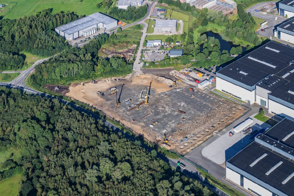 Luftbild Stade - Baustelle mit Pfahlgründung auf dem Airbus Werksgelände zum Neubau einer Logistikhalle in Stade im Bundesland Niedersachsen, Deutschland