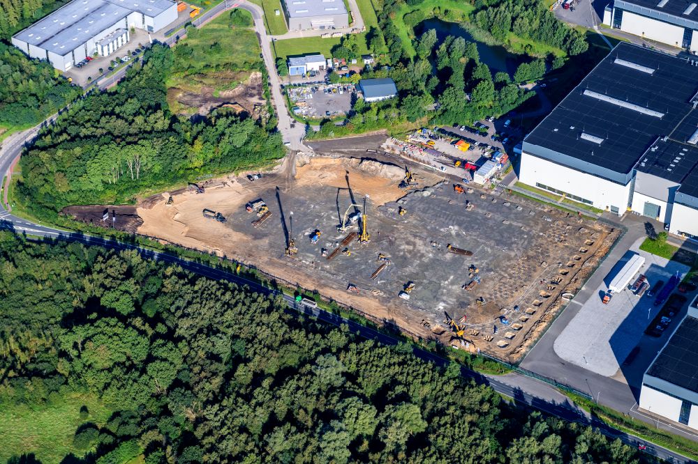 Luftaufnahme Stade - Baustelle mit Pfahlgründung auf dem Airbus Werksgelände zum Neubau einer Logistikhalle in Stade im Bundesland Niedersachsen, Deutschland