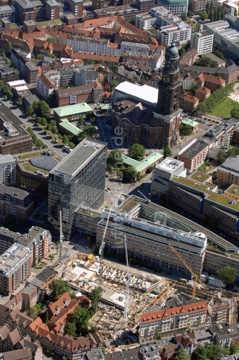 Hamburg von oben - Baustelle vom Projekt Wallhöfe Quartier Neustadt-Nord Hamburg