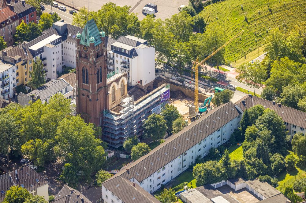 Luftbild Bochum - Baustelle zu Sanierungs- und Umbauarbeiten am Kirchengebäude Antonius- Quartier in Bochum im Bundesland Nordrhein-Westfalen, Deutschland