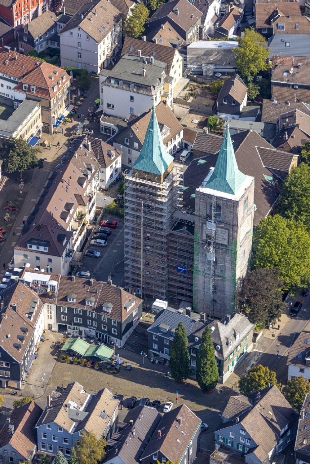 Luftbild Schwelm - Baustelle zu Sanierungs- und Umbauarbeiten am Kirchengebäude Christuskirche in Schwelm im Bundesland Nordrhein-Westfalen, Deutschland