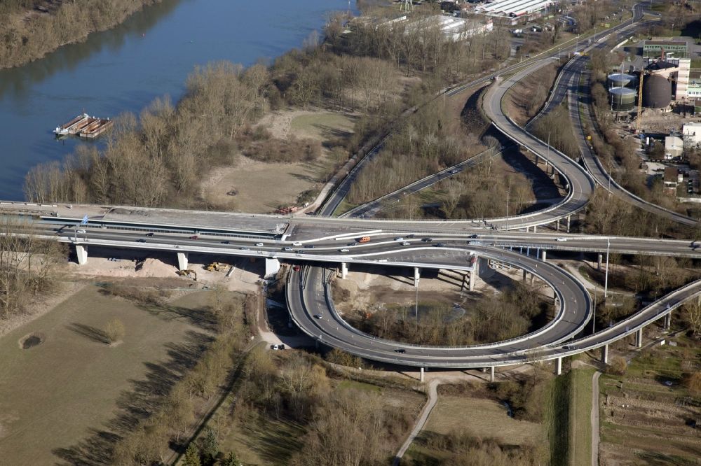 Luftbild Mainz - Baustelle der Schiersteiner Brücke zwischen Mainz-Mombach in Rheinland-Pfalz und Wiesbaden-Schierstein in Hessen