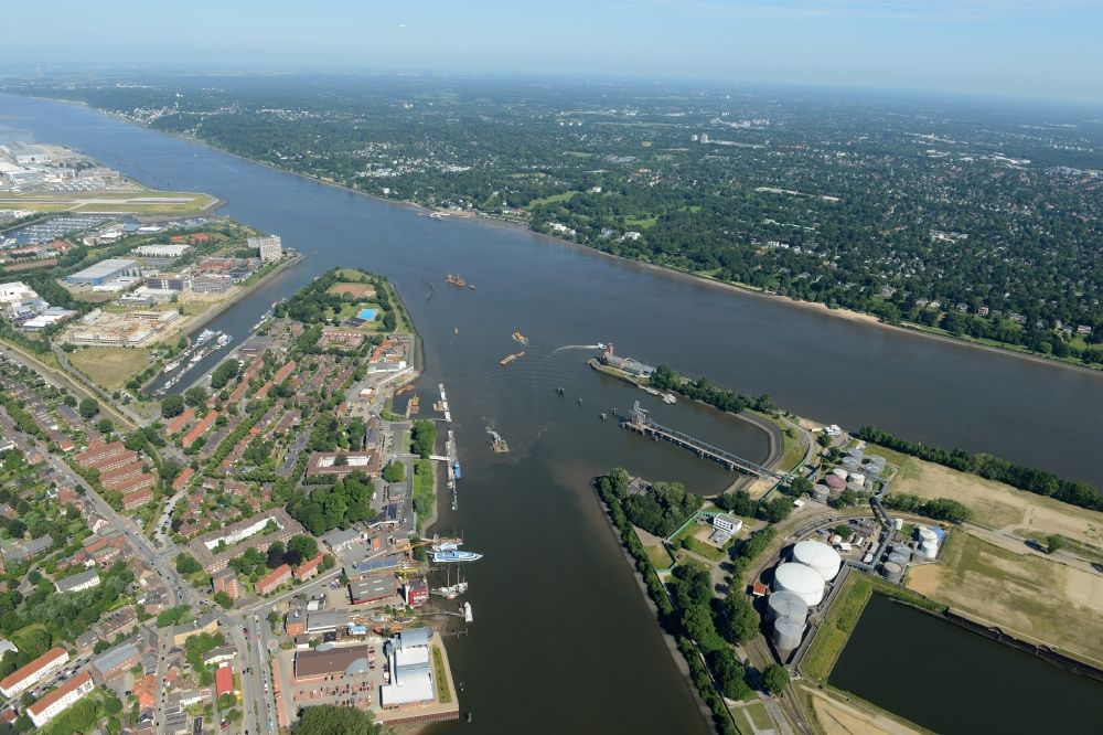 Luftaufnahme Hamburg - Baustelle des Stadtentwicklungsgebietes Baakenhafen an der Elbe in Hamburg