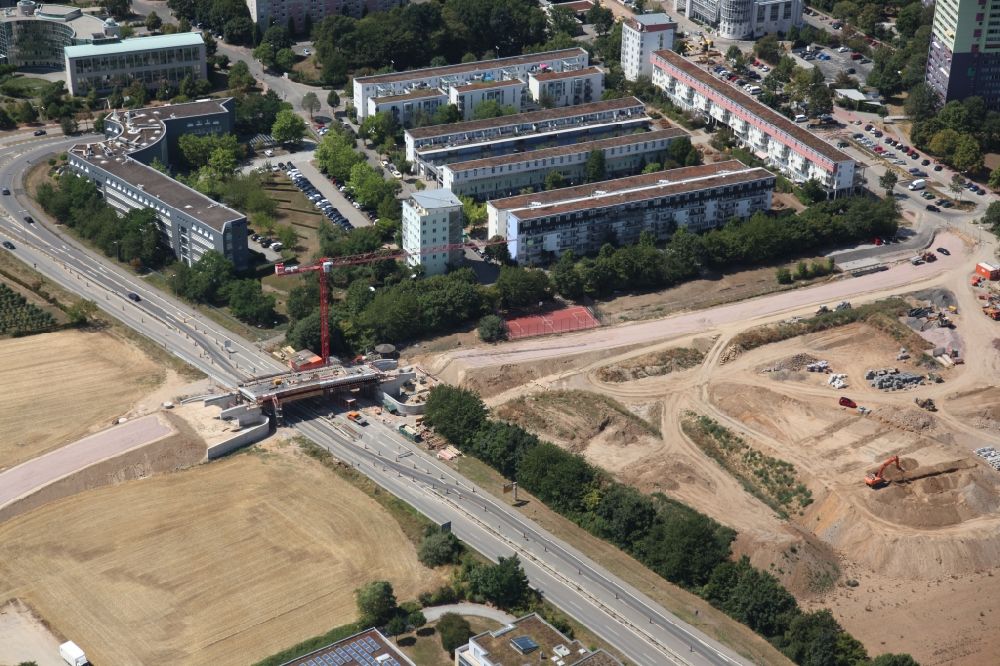 Mainz von oben - Baustelle einer Straßenbahntrasse an der L 426 im Stadtteil Lerchenberg in Mainz im Bundesland Rheinland-Pfalz