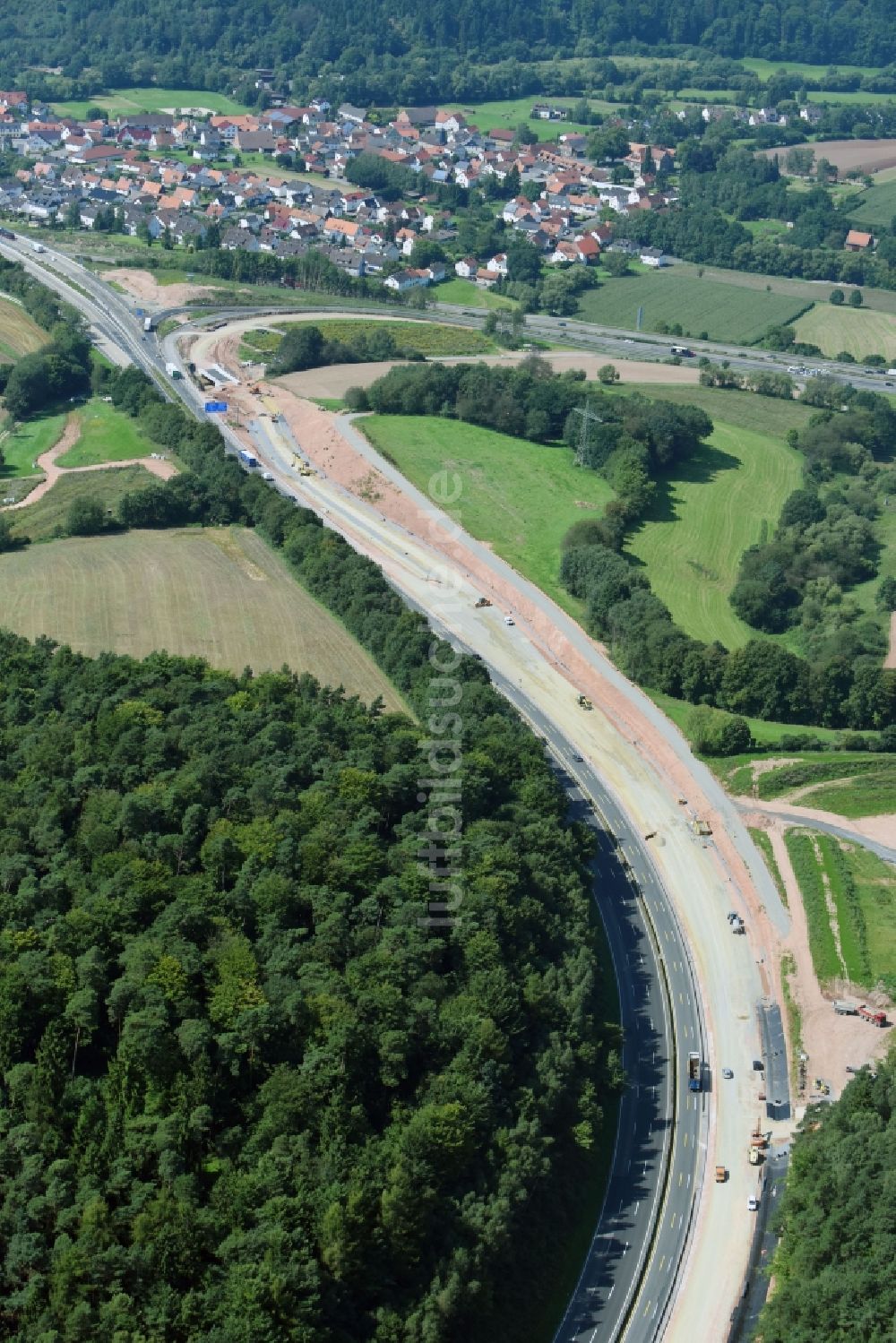 Luftaufnahme Kirchheim - Baustelle an der Verkehrsführung am Autobahndreieck der BAB A7 in Kirchheim im Bundesland Hessen, Deutschland
