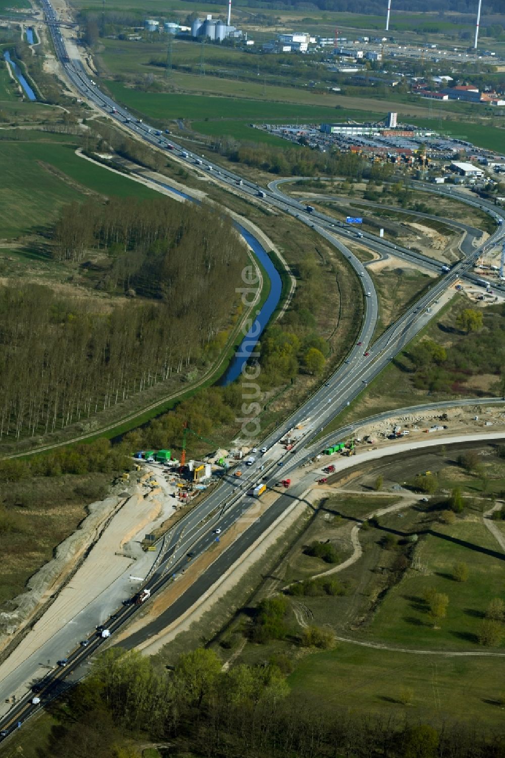Schönerlinde von oben - Baustelle an der Verkehrsführung am Autobahnkreuz der BAB A114 - A10 - Dreieck Pankow in Schönerlinde im Bundesland Brandenburg, Deutschland