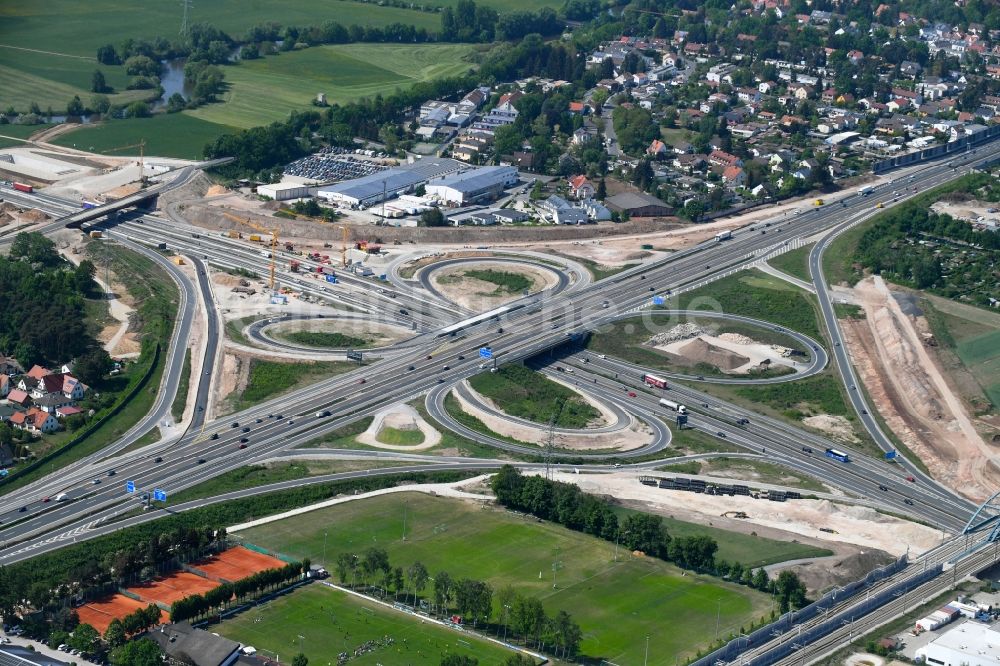 Erlangen aus der Vogelperspektive: Baustelle an der Verkehrsführung am Autobahnkreuz der BAB A73 Fürth/Erlangen in Erlangen im Bundesland Bayern, Deutschland