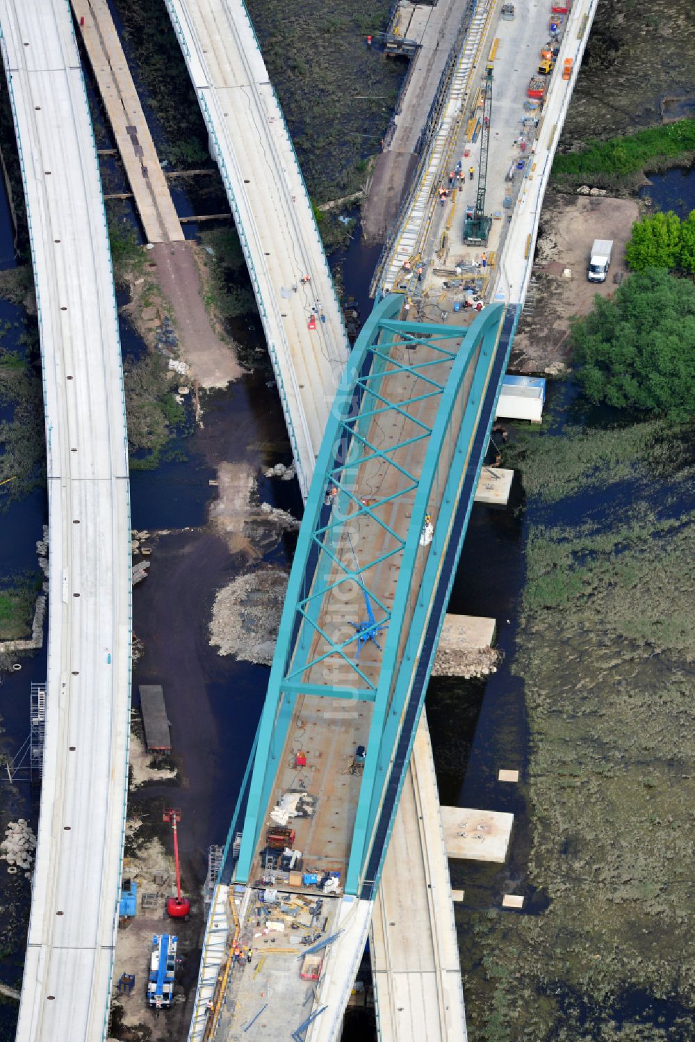 Luftbild Rattmannsdorf - Baustelle Viadukt des Bahn- Brückenbauwerk in Rattmannsdorf im Bundesland Sachsen-Anhalt, Deutschland