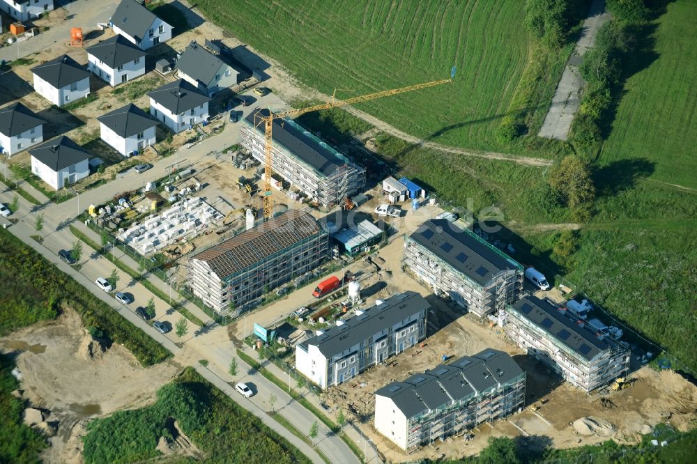 Luftbild Schönefeld - Baustelle Wohngebiet einer Mehrfamilienhaussiedlung an der Bertolt-Brecht-Allee im Ortsteil Neu-Schönefeld in Schönefeld im Bundesland Brandenburg, Deutschland