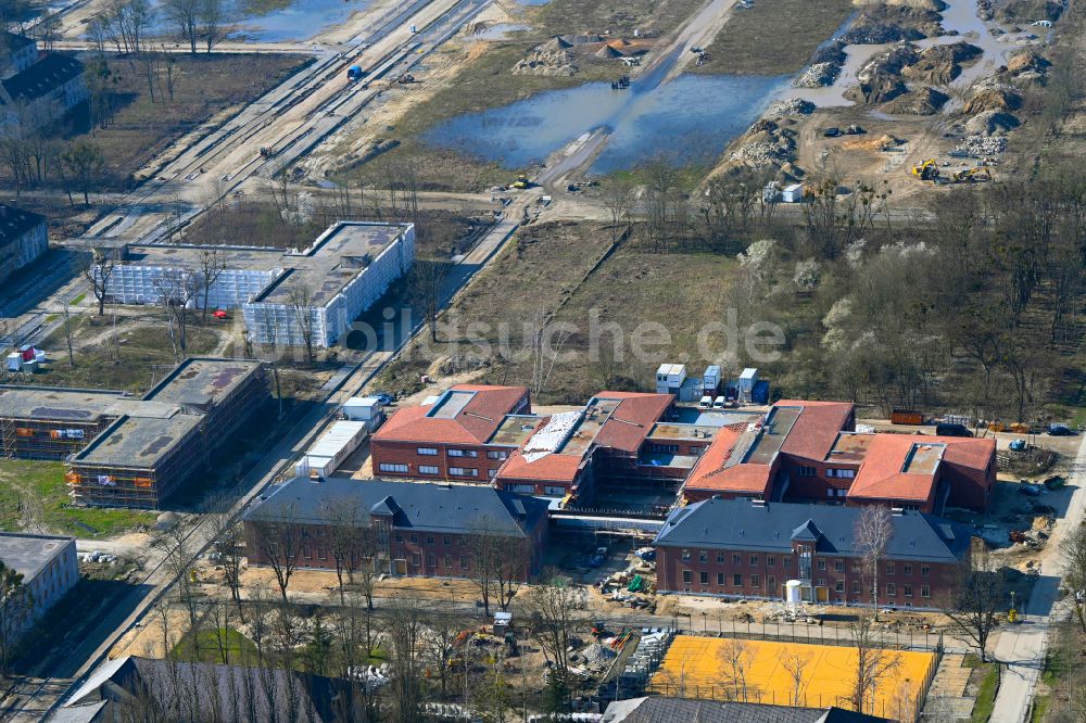 Luftbild Potsdam - Baustelle Wohngebiet einer Mehrfamilienhaussiedlung an der ehemaligen Militär- Kaserne in Fahrland im Bundesland Brandenburg, Deutschland
