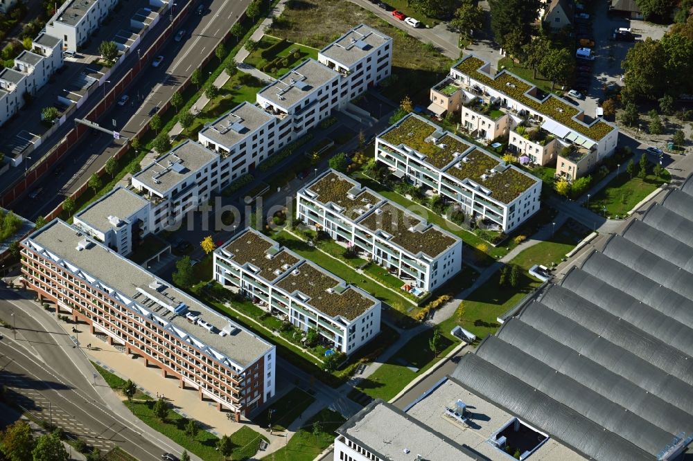 Luftaufnahme Augsburg - Baustelle Wohngebiet einer Mehrfamilienhaussiedlung an der Friedrich-Merz-Straße in Augsburg im Bundesland Bayern, Deutschland
