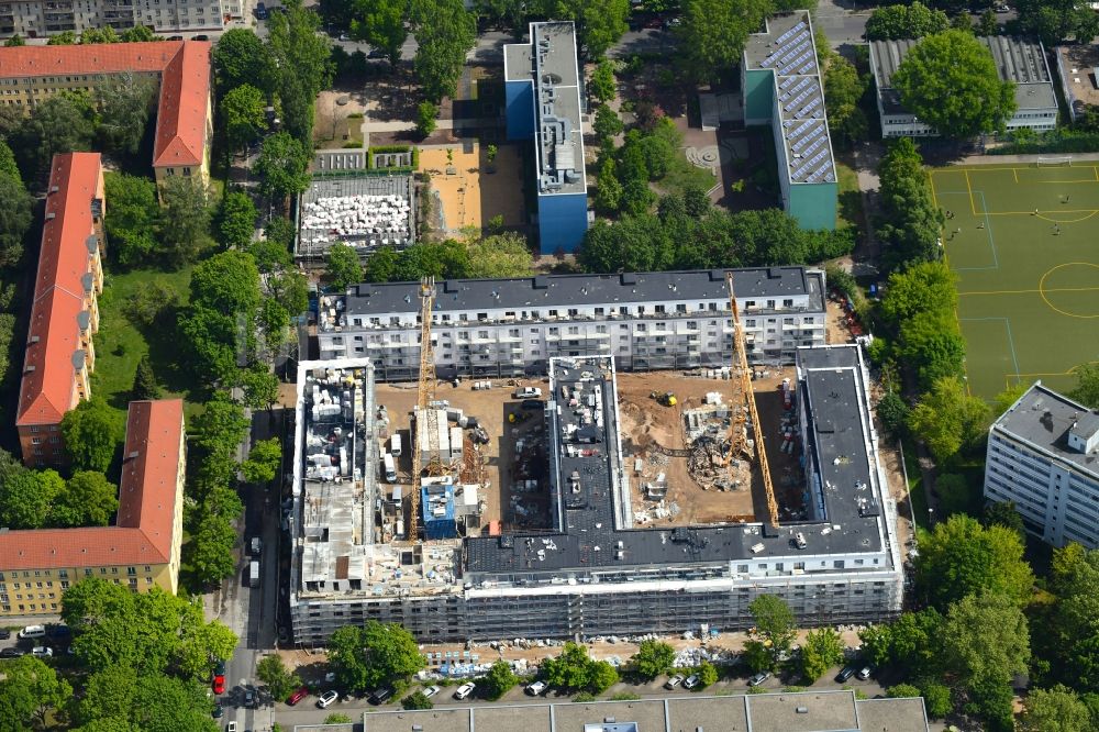 Luftbild Berlin - Baustelle Wohngebiet einer Mehrfamilienhaussiedlung Goeckestraße im Ortsteil Hohenschönhausen in Berlin, Deutschland