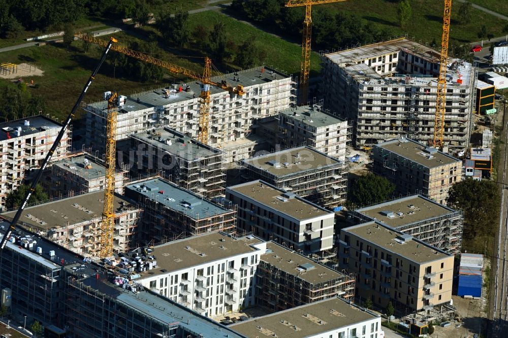 Berlin von oben - Baustelle Wohngebiet einer Mehrfamilienhaussiedlung an der Hermann-Dorner-Allee - Alexander-von-Humboldt-Weg - Karl-Ziegler-Straße im Ortsteil Adlershof in Berlin, Deutschland