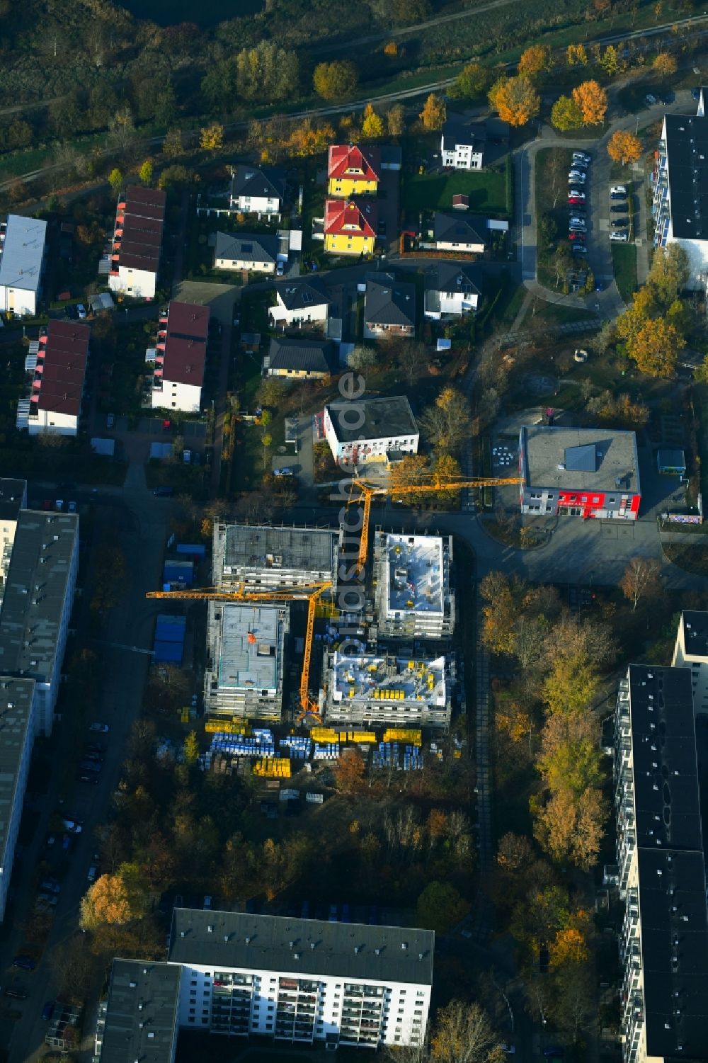 Luftbild Berlin - Baustelle Wohngebiet einer Mehrfamilienhaussiedlung am Kummerower Ring im Ortsteil Kaulsdorf in Berlin, Deutschland