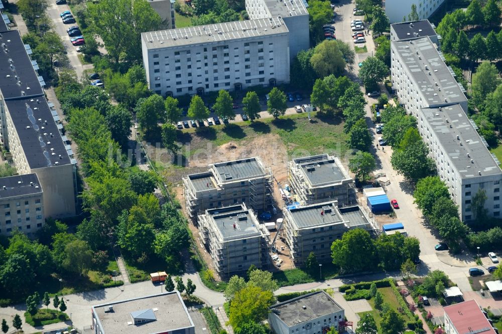 Luftaufnahme Berlin - Baustelle Wohngebiet einer Mehrfamilienhaussiedlung am Kummerower Ring im Ortsteil Kaulsdorf in Berlin, Deutschland