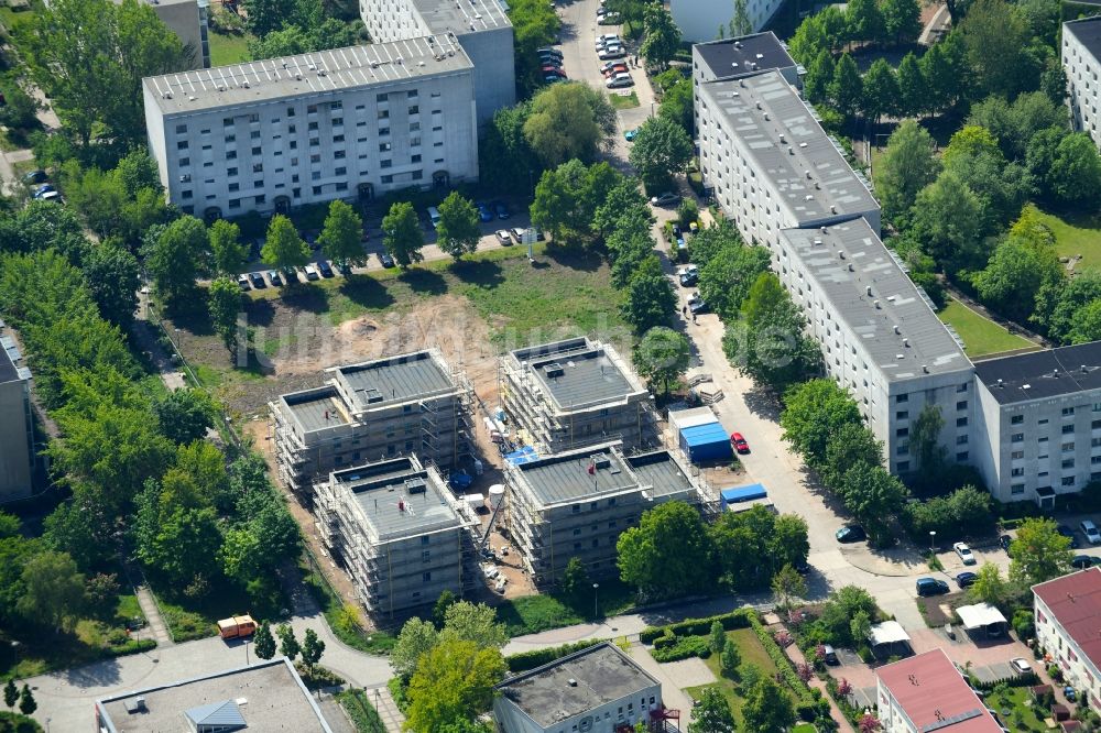 Berlin aus der Vogelperspektive: Baustelle Wohngebiet einer Mehrfamilienhaussiedlung am Kummerower Ring im Ortsteil Kaulsdorf in Berlin, Deutschland