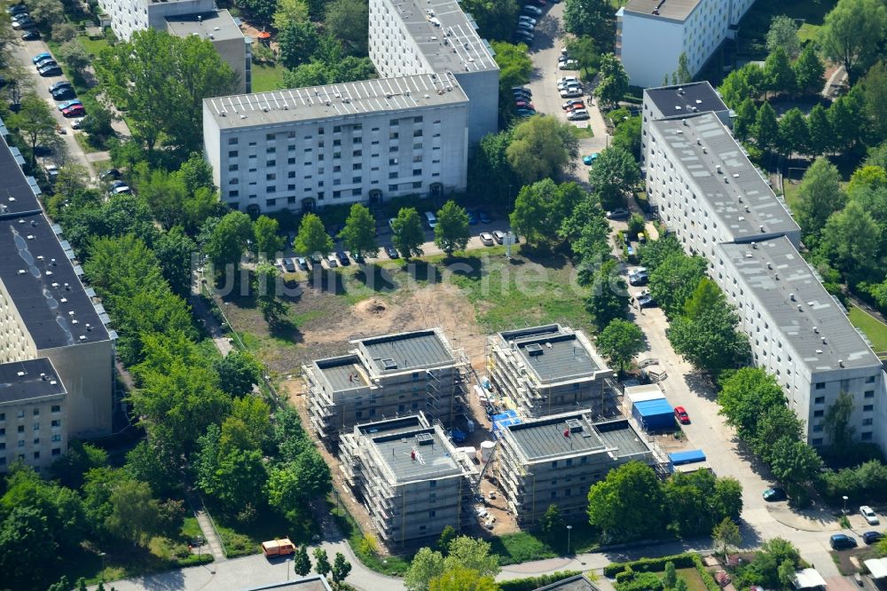 Luftaufnahme Berlin - Baustelle Wohngebiet einer Mehrfamilienhaussiedlung am Kummerower Ring im Ortsteil Kaulsdorf in Berlin, Deutschland