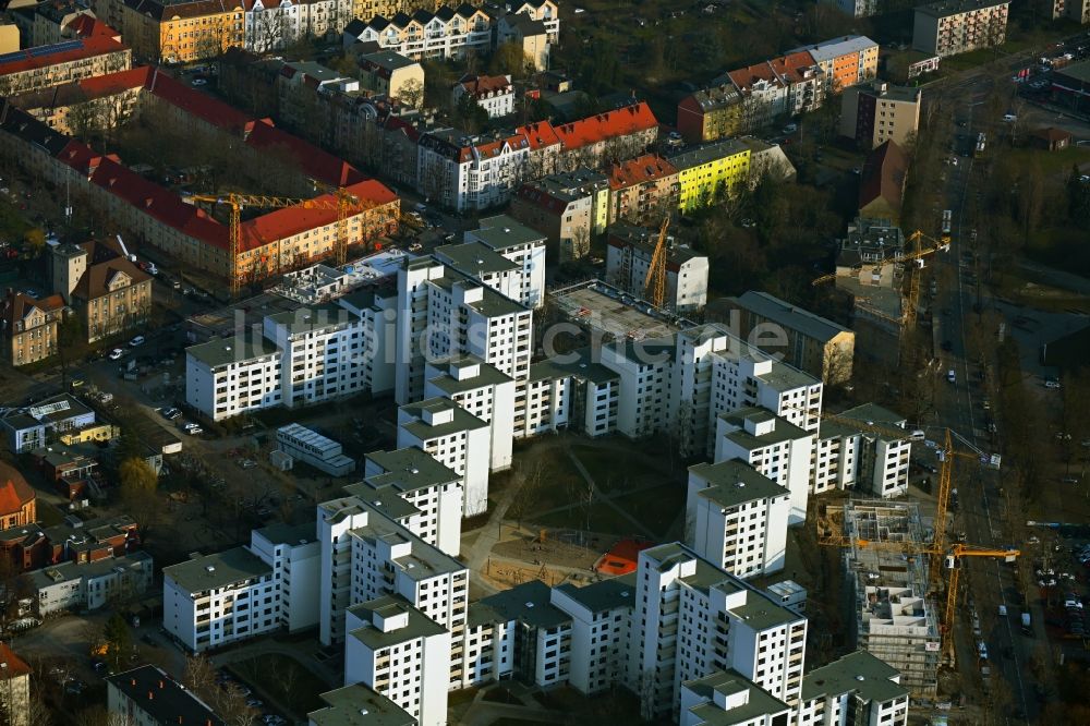 Luftaufnahme Berlin - Baustelle Wohngebiet einer Mehrfamilienhaussiedlung an der Ringstraße - Rathausstraße im Ortsteil Mariendorf in Berlin, Deutschland