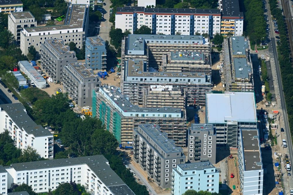 Berlin aus der Vogelperspektive: Baustelle Wohngebiet einer Mehrfamilienhaussiedlung Stadtgut im Ortsteil Hellersdorf in Berlin, Deutschland