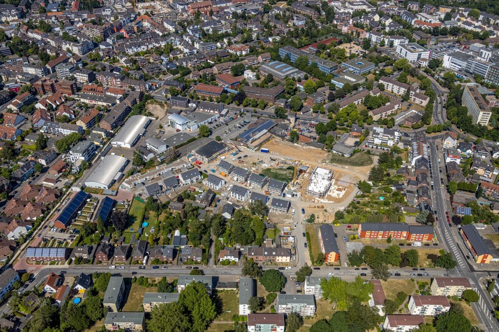 Luftaufnahme Moers - Baustelle Wohngebiet einer Mehrfamilienhaussiedlung an der Teutonenstraße im Ortsteil Asberg in Moers im Bundesland Nordrhein-Westfalen, Deutschland