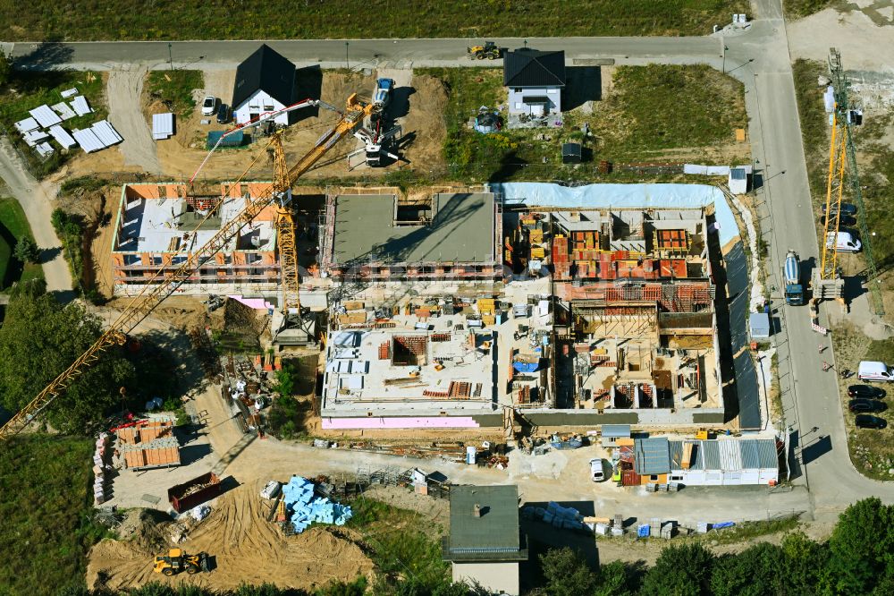 Luftbild Werneuchen - Baustelle Wohngebiet einer Mehrfamilienhaussiedlung in Werneuchen im Bundesland Brandenburg, Deutschland