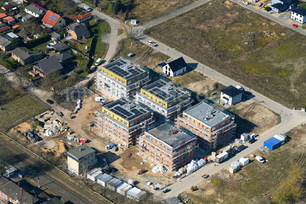 Luftaufnahme Werneuchen - Baustelle Wohngebiet einer Mehrfamilienhaussiedlung in Werneuchen im Bundesland Brandenburg, Deutschland