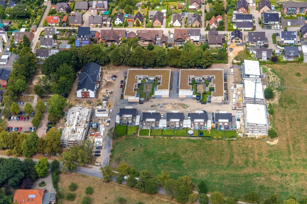 Luftbild Hamminkeln - Baustelle Wohngebiet einer Mehrfamilienhaussiedlung Wohnen am Alten Sportplatz in Hamminkeln im Bundesland Nordrhein-Westfalen, Deutschland